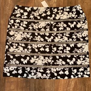 Gorgeous floral skirt from WHBM. NWT
